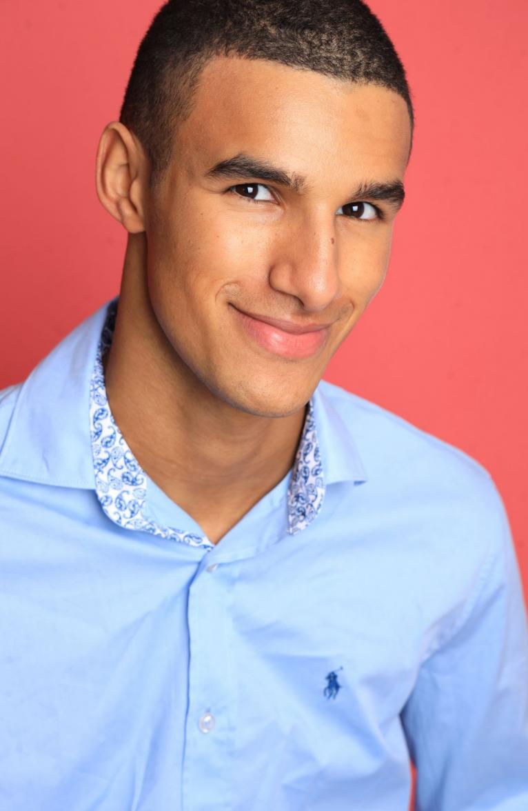 model-Yonis.-3957